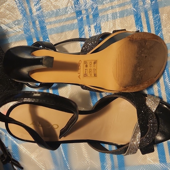 heels - Picture 3 of 4